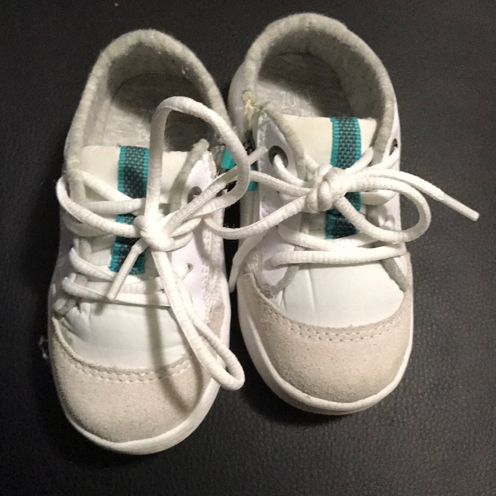 Zara sneakers size 21